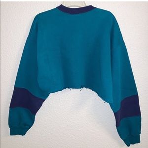 90’s style vintage crew neck crop